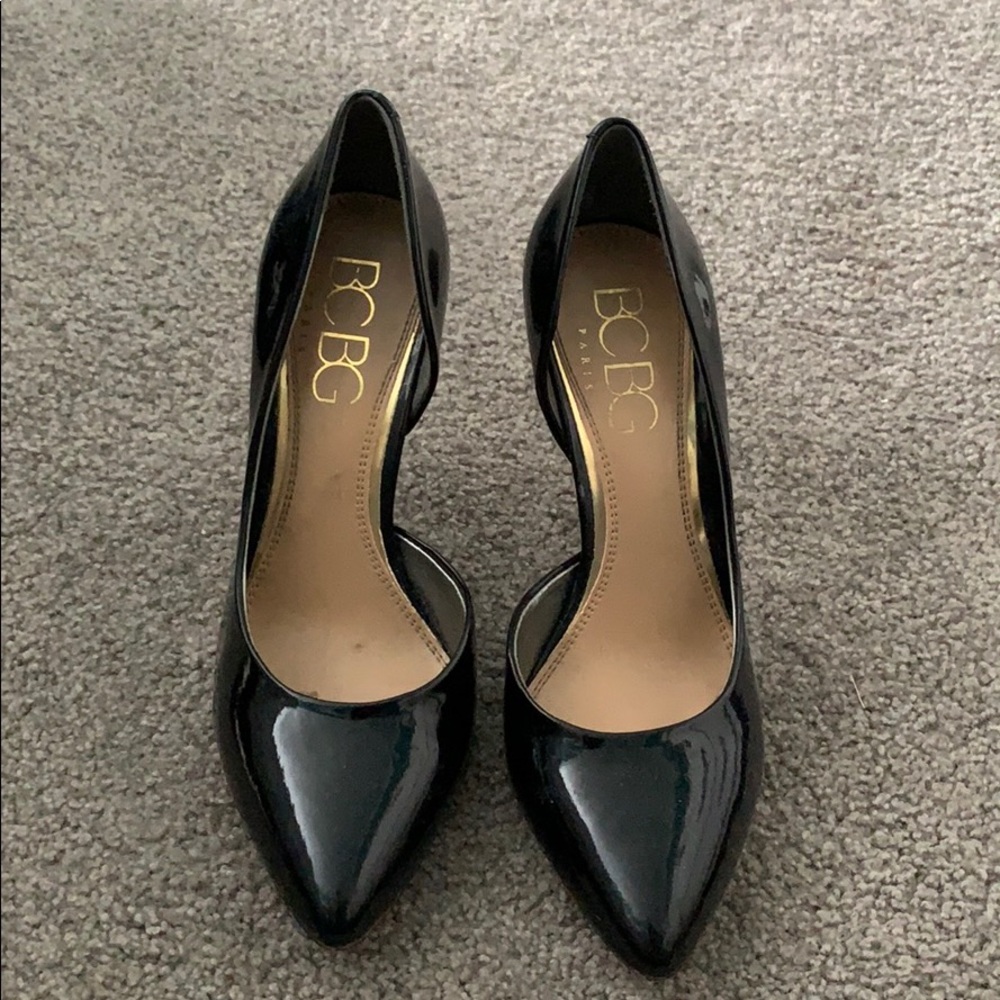 BCBG size 7.5 black pumps